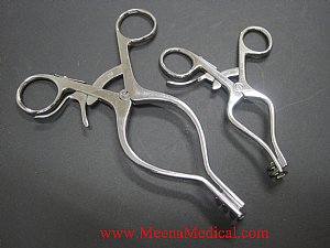 Set of 2 Roboz Weitlaner Retractors