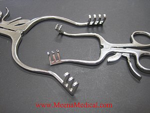 Set of 2 Roboz Weitlaner Retractors