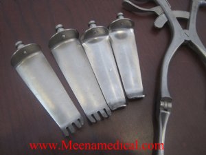 Cloward Double Hinge Retractor w/ 2 Retractor Blade sets
